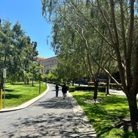 รูปภาพถ่ายที่ University of California, Irvine (UCI) โดย Alvin R. เมื่อ 6/26/2023