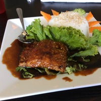 Photo taken at King Wok Vietnamese Restaurant by Thomas H. on 9/5/2015