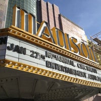 Foto tirada no(a) Madison Theater por Jamie &amp;quot;miss cincinnati&amp;quot; B. em 1/9/2013