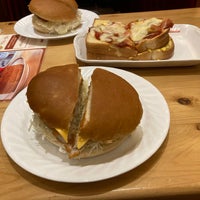 Photo taken at Komeda&amp;#39;s Coffee by おまんまん 太. on 9/11/2020