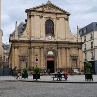 Photo taken at Basilique Notre-Dame-des-Victoires by LindaDT on 5/22/2022