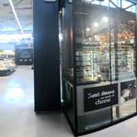 Mega Image Concept Store Supermarkt In Bucharest