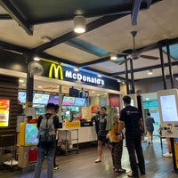Photo taken at McDonald&amp;#39;s &amp;amp; McCafé by Jit Ming on 9/11/2022