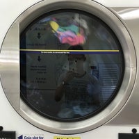 Photo taken at Easy Wash Laundromat by Jit Ming on 2/13/2016
