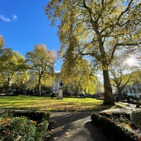 Photo taken at St James&amp;#39;s Square by Jit Ming on 11/5/2022
