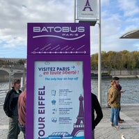 Photo taken at Batobus [Tour Eiffel] by Yarne D. on 11/7/2022