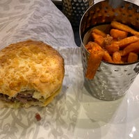 Photo taken at Be Burger by Naveen P. on 1/3/2020