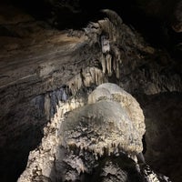 รูปภาพถ่ายที่ Le Domaine des Grottes de Han / Het Domein van de Grotten van Han โดย Naveen P. เมื่อ 8/21/2021