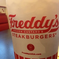 Photo taken at Freddy&amp;#39;s Frozen Custard &amp;amp; Steakburgers by Daniel A. on 5/8/2013