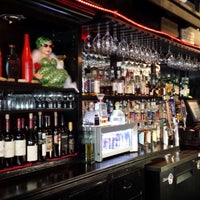 รูปภาพถ่ายที่ Rosie&amp;#39;s Bar &amp;amp; Grill โดย Paul C. เมื่อ 5/1/2014