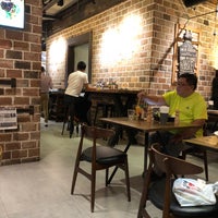 Photo taken at Circa Eatery 1850 by Tzoneph on 8/23/2018