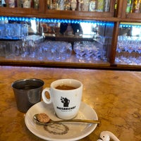 4/24/2022 tarihinde Eliçeziyaretçi tarafından Antico Caffè Torinese'de çekilen fotoğraf