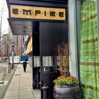 Foto tirada no(a) Empire Restaurant &amp;amp; Lounge por Larry T. em 5/9/2013
