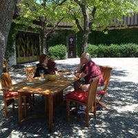 6/3/2012 tarihinde Tracy W.ziyaretçi tarafından Keller Estate Winery'de çekilen fotoğraf