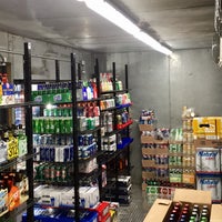 Photo prise au Michigan Liquors par Michigan Liquors le12/22/2017