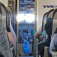 Foto tirada no(a) WestJet Check-in por Wendy C. em 3/10/2018