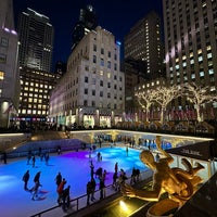 Das Foto wurde bei The Rink at Rockefeller Center von Colin C. am 2/19/2024 aufgenommen