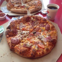 Photo taken at Domino&amp;#39;s Pizza by Utku A. on 2/4/2017