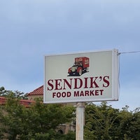 Photo taken at Sendik&amp;#39;s Food Market by Chris N. on 8/12/2022