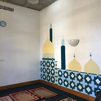 Photo taken at SOAS Brunei Gallery by Fatma Ş. on 10/1/2018
