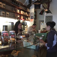 12/31/2015 tarihinde Michael F.ziyaretçi tarafından Plowshares Coffee Bloomingdale'de çekilen fotoğraf