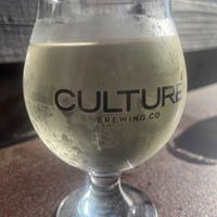 Foto tirada no(a) Culture Brewing Co. por K E G. em 4/20/2023