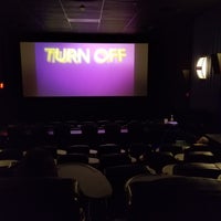Photo taken at Studio Movie Grill Duluth by Macajuel on 4/19/2018