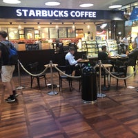 Foto scattata a Starbucks da Pete P. il 6/26/2019