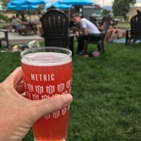 6/20/2021 tarihinde Heather B.ziyaretçi tarafından Metric Brewing'de çekilen fotoğraf