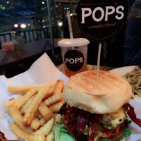 รูปภาพถ่ายที่ PoP&amp;#39;s Eatery โดย nor i. เมื่อ 5/6/2015
