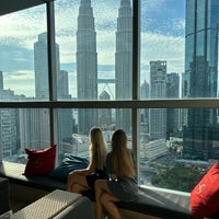 7/15/2023 tarihinde Ulia K.ziyaretçi tarafından SkyBar Kuala Lumpur'de çekilen fotoğraf