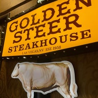 Foto diambil di Golden Steer Steakhouse Las Vegas oleh Aleyda B. pada 1/3/2024