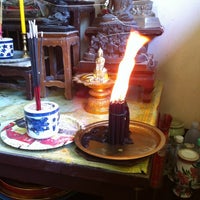 Photo taken at Wat Dong Munlek by Gybzy S. on 9/23/2012