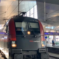 Photo taken at Gleis 7/8 by Hyunkee S. on 5/24/2019