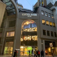 รูปภาพถ่ายที่ Excelsior Milano โดย Hyunkee S. เมื่อ 11/29/2018