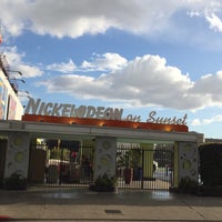 Photo taken at Nickelodeon Studios by Glitterati Tours on 3/6/2015