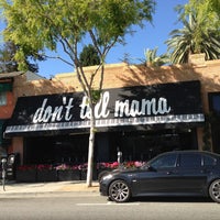 Снимок сделан в Don&amp;#39;t Tell Mama Restaurant and Piano Bar пользователем Glitterati Tours 3/12/2013