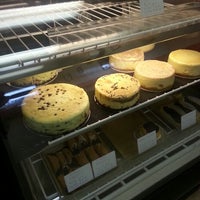 3/26/2013にGaye W.がSarah&amp;#39;s Cheesecake &amp;amp; Cafeで撮った写真