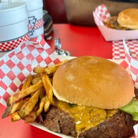 Photo taken at David&amp;#39;s Burgers by Regina H. on 8/26/2023