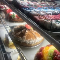 Photo taken at Dianda&amp;#39;s Italian American Pastry by Jeff E. on 11/23/2022