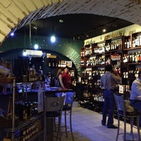 Foto tomada en 101 Wine Bar + Boutique  por Hernan el 7/31/2014