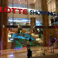 Photo taken at Lotte Shopping Avenue by Dale K. on 8/22/2017
