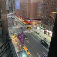 Foto diambil di Park Central Hotel New York oleh HDOGAN pada 9/4/2023