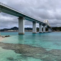 Photo taken at 瀬底大橋 by きるしゅ つ. on 2/24/2024