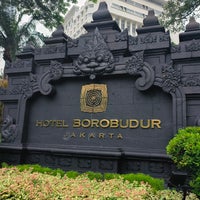 Photo taken at Hotel Borobudur Jakarta by Wendy 👻 E. on 4/2/2024