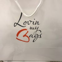 รูปภาพถ่ายที่ Lovin My Bags โดย HAYA . เมื่อ 7/19/2018
