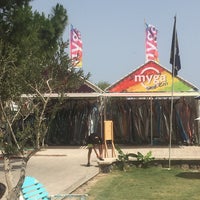 รูปภาพถ่ายที่ Alaçatı Surf Paradise Club โดย İhsan K. เมื่อ 7/1/2021
