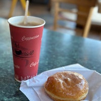 รูปภาพถ่ายที่ Happy Donuts โดย Leonardo Tiberius ⛵ เมื่อ 1/4/2024