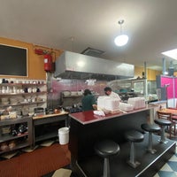 Photo taken at JoAnn&amp;#39;s Cafe by Leonardo Tiberius ⛵ on 5/28/2022