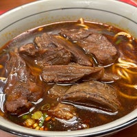 Photo taken at Yong Kang Beef Noodle by Leonardo Tiberius ⛵ on 3/30/2024